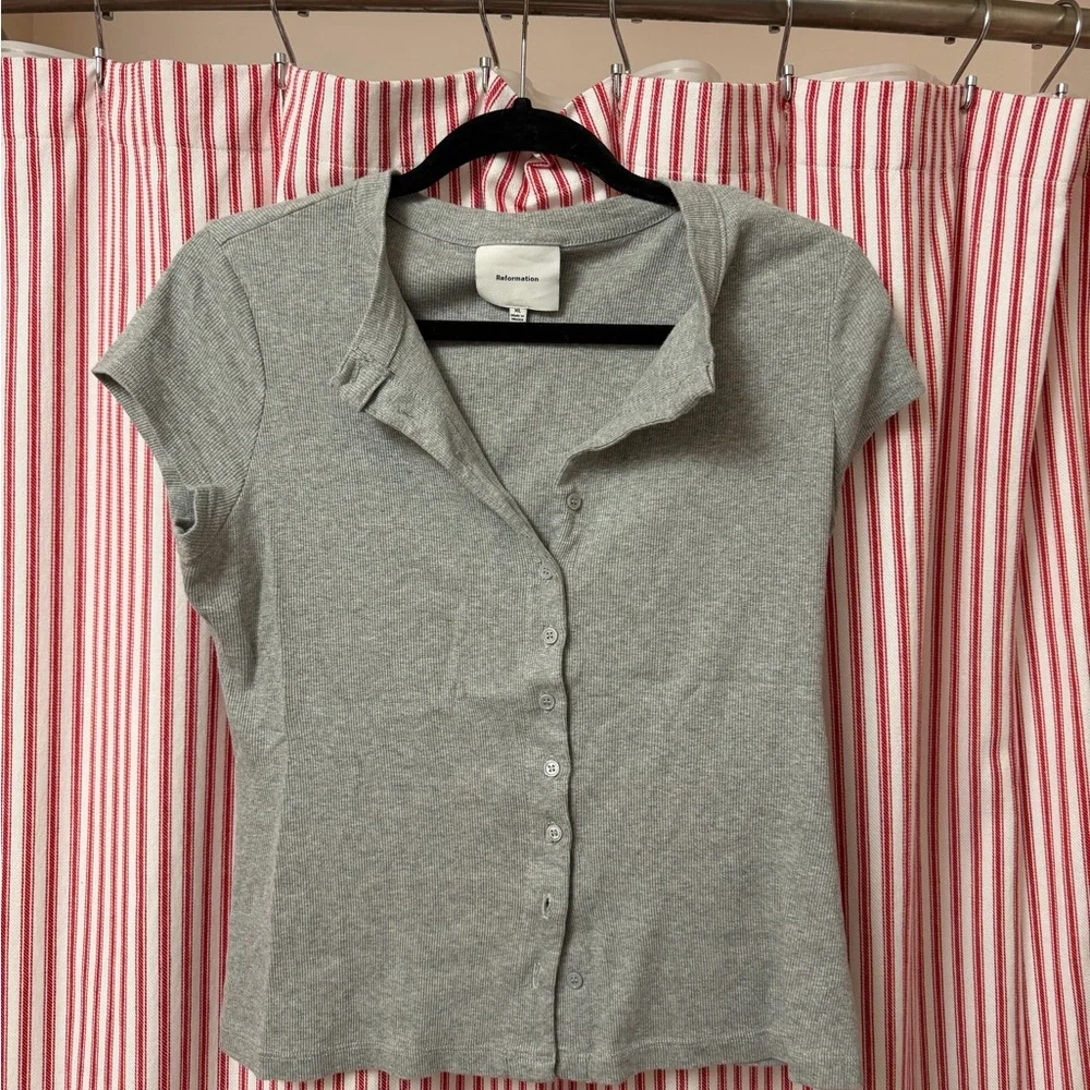 Reformation button down t shirt - Picture 1 of 3